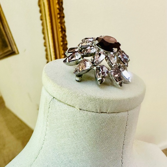 Vintage SCHREINER Rhinestone Brooch - Picture 11 of 15